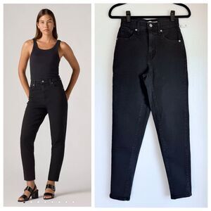 NWOT Levi's Women's High Waisted Mom Jeans in Flash Black Size 24